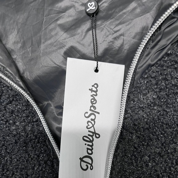 Daily Sports Born in Sweden Vest Women's Medium Gray Puffer‎ Jacket 3104 - Picture 6 of 14